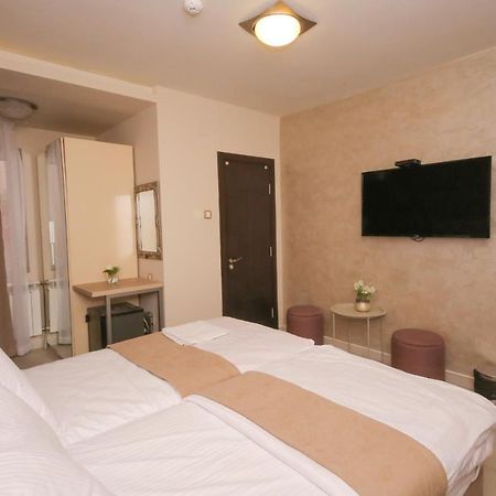Bajadera Lux Ξενοδοχείο Βελιγράδι Εξωτερικό φωτογραφία