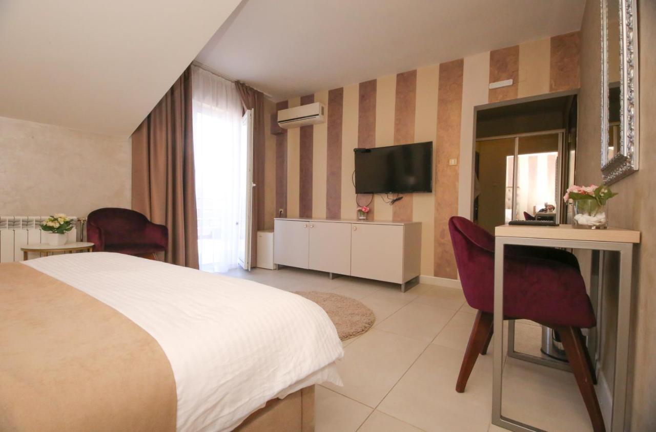 Bajadera Lux Ξενοδοχείο Βελιγράδι Εξωτερικό φωτογραφία