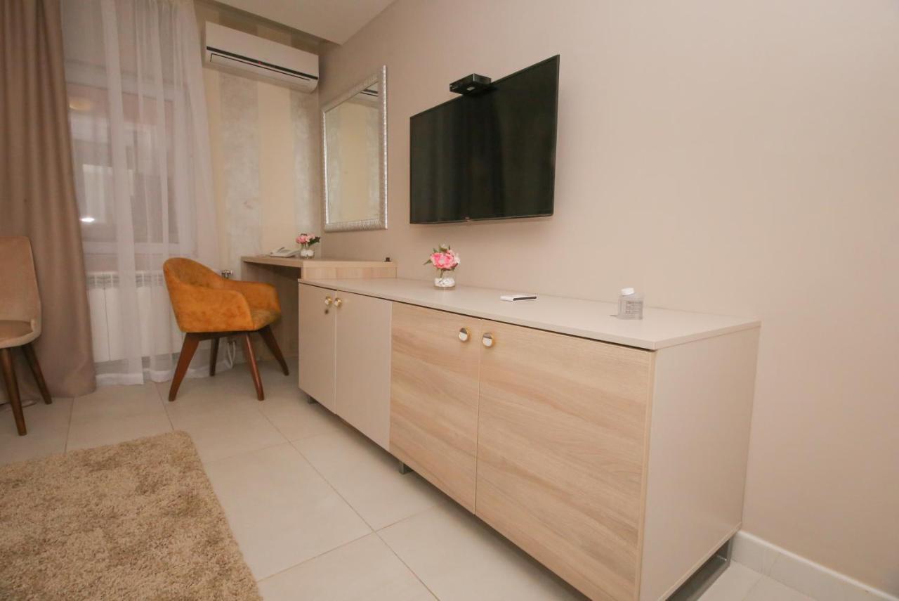 Bajadera Lux Ξενοδοχείο Βελιγράδι Εξωτερικό φωτογραφία